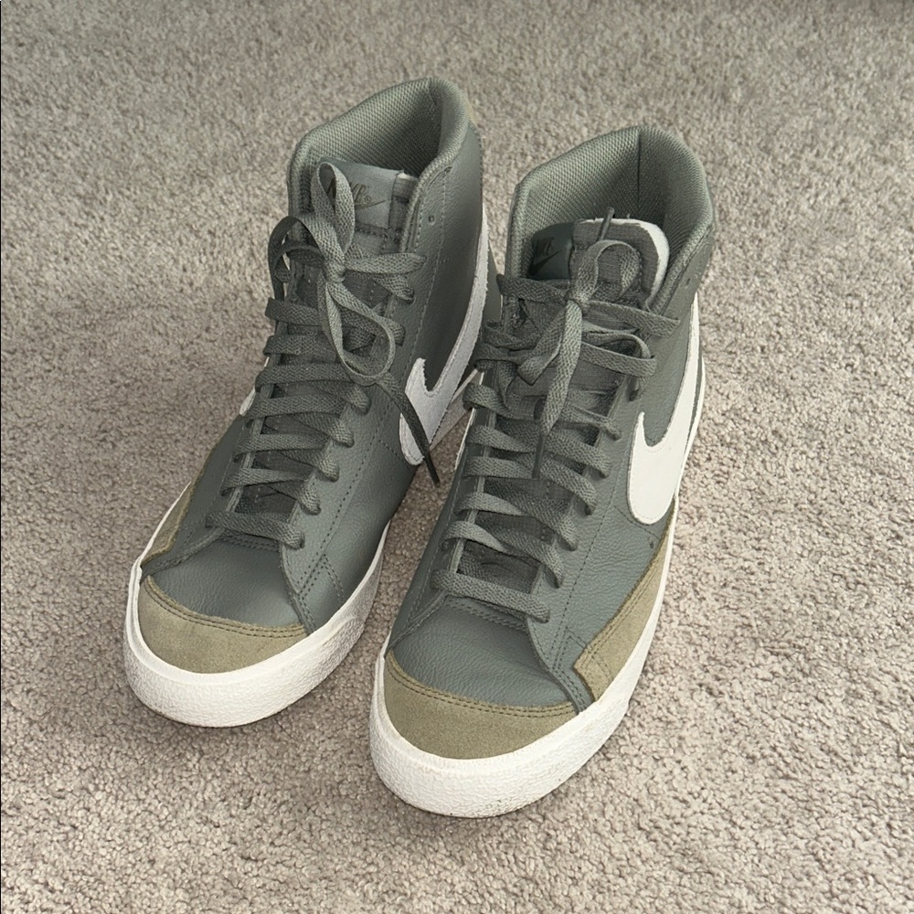 Nike Blazed Mid ‘77 Premium Men’s shoes